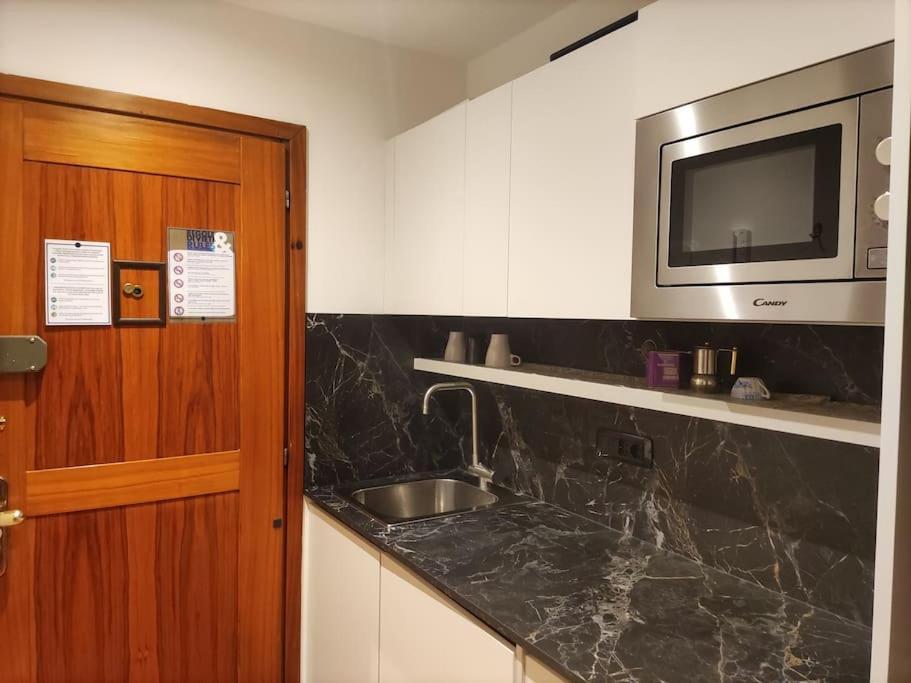 Porta Nuova Moscova: Cozy Apartment Near Duomo! มิลาน ภายนอก รูปภาพ