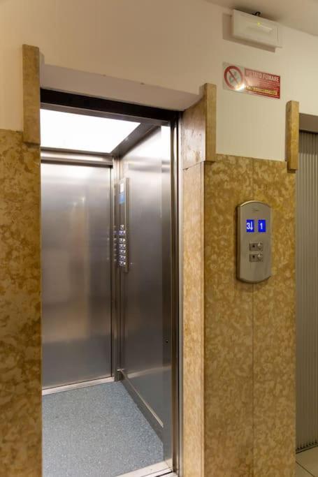 Porta Nuova Moscova: Cozy Apartment Near Duomo! มิลาน ภายนอก รูปภาพ
