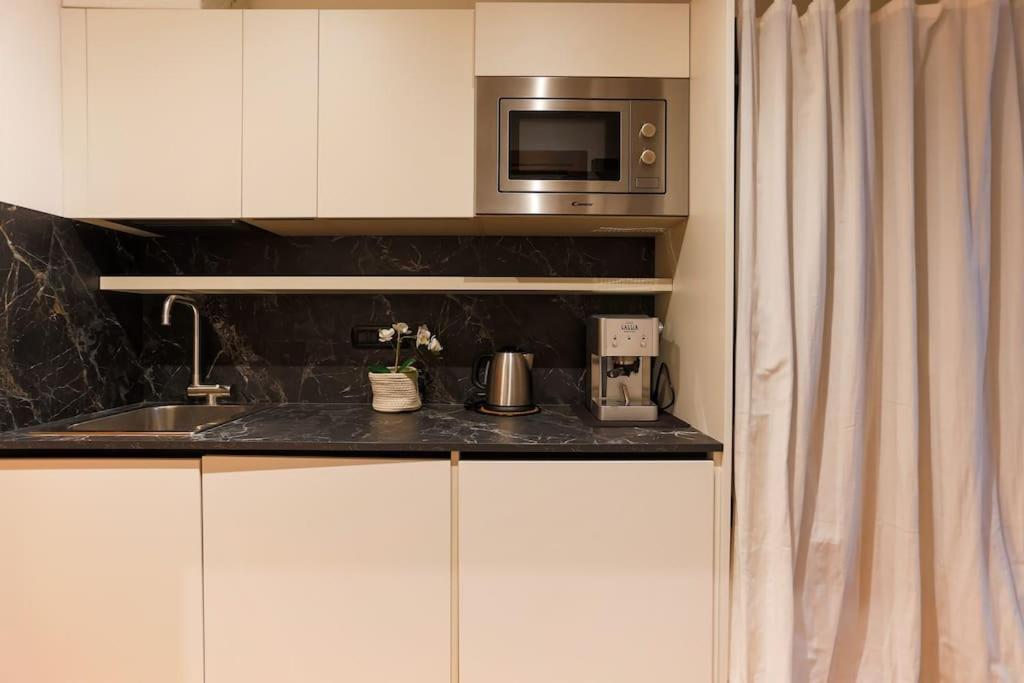 Porta Nuova Moscova: Cozy Apartment Near Duomo! มิลาน ภายนอก รูปภาพ